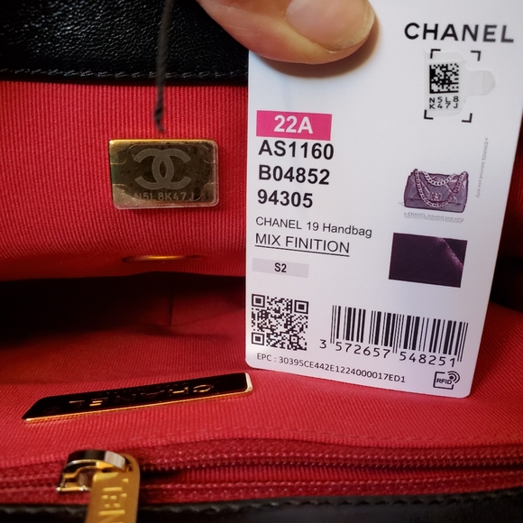 Chanel 19 flap black mixed hard ware small bag - Picture 8 of 13